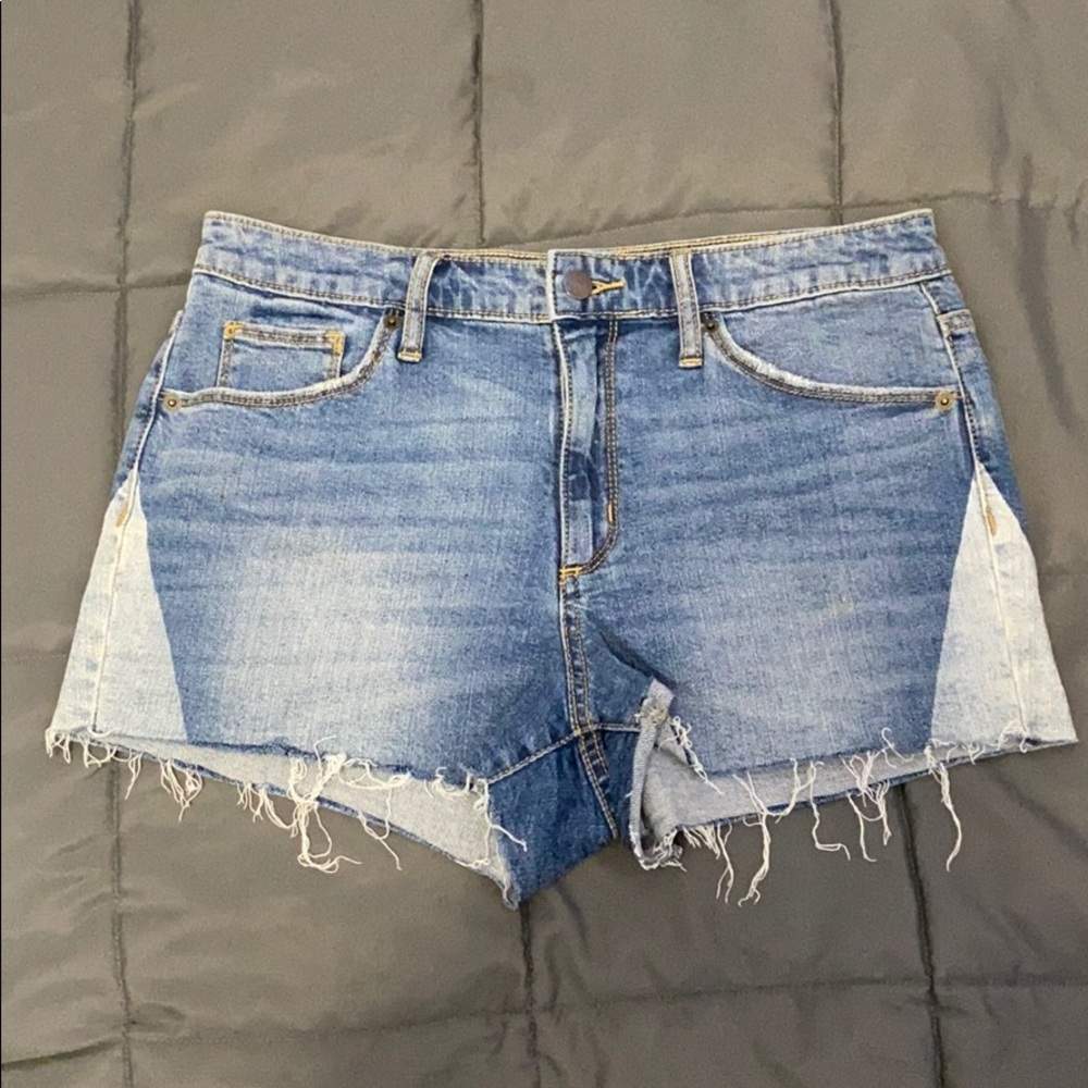 Universal thread shorts